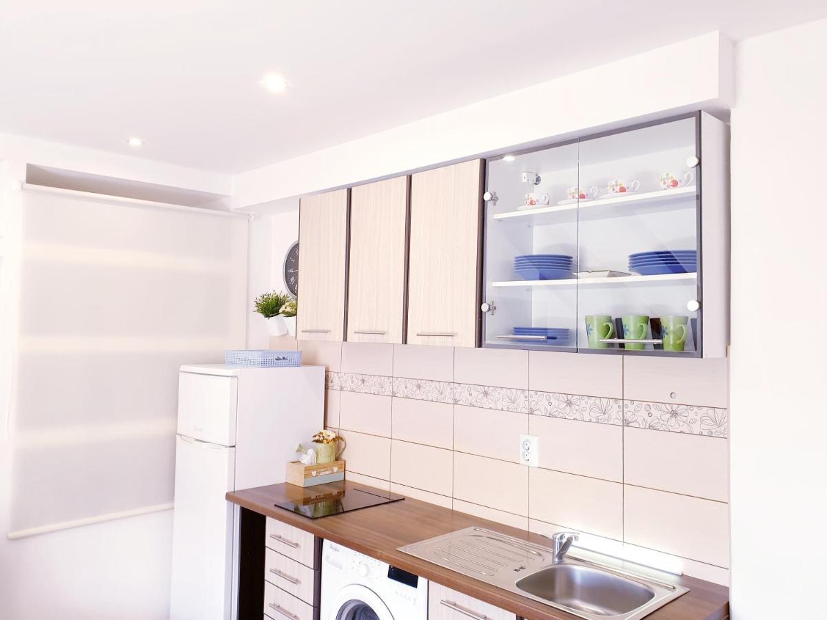 Apartments Sandra In The Historical Center Of The City Supetar Εξωτερικό φωτογραφία