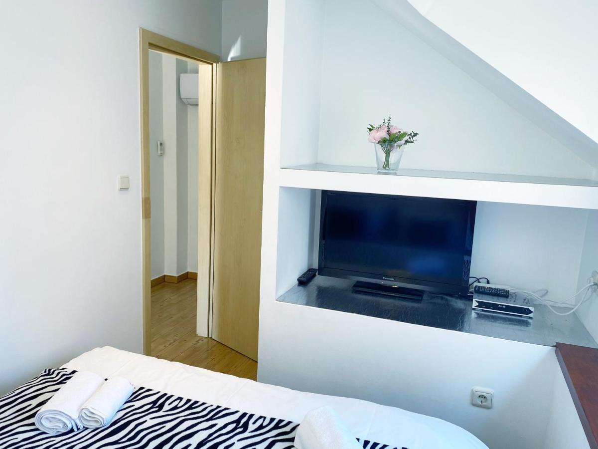 Apartments Sandra In The Historical Center Of The City Supetar Εξωτερικό φωτογραφία